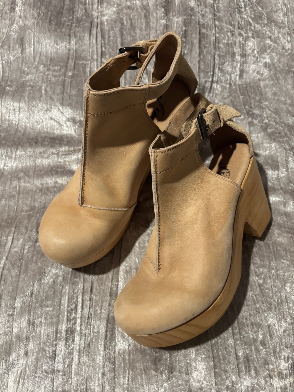 🌺Free People Size 8/39 Tan leather platform boots with wooden heel Cutout Heels - Picture 4 of 11